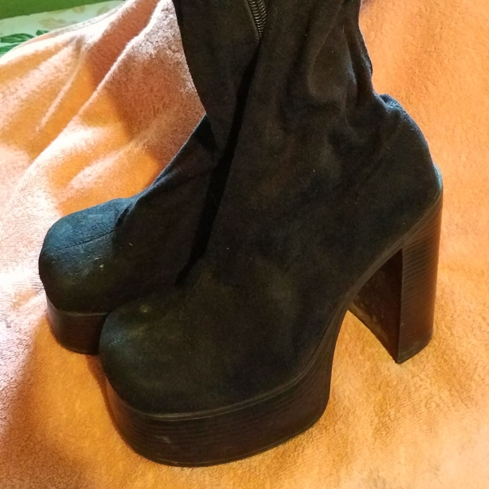 High heel boots